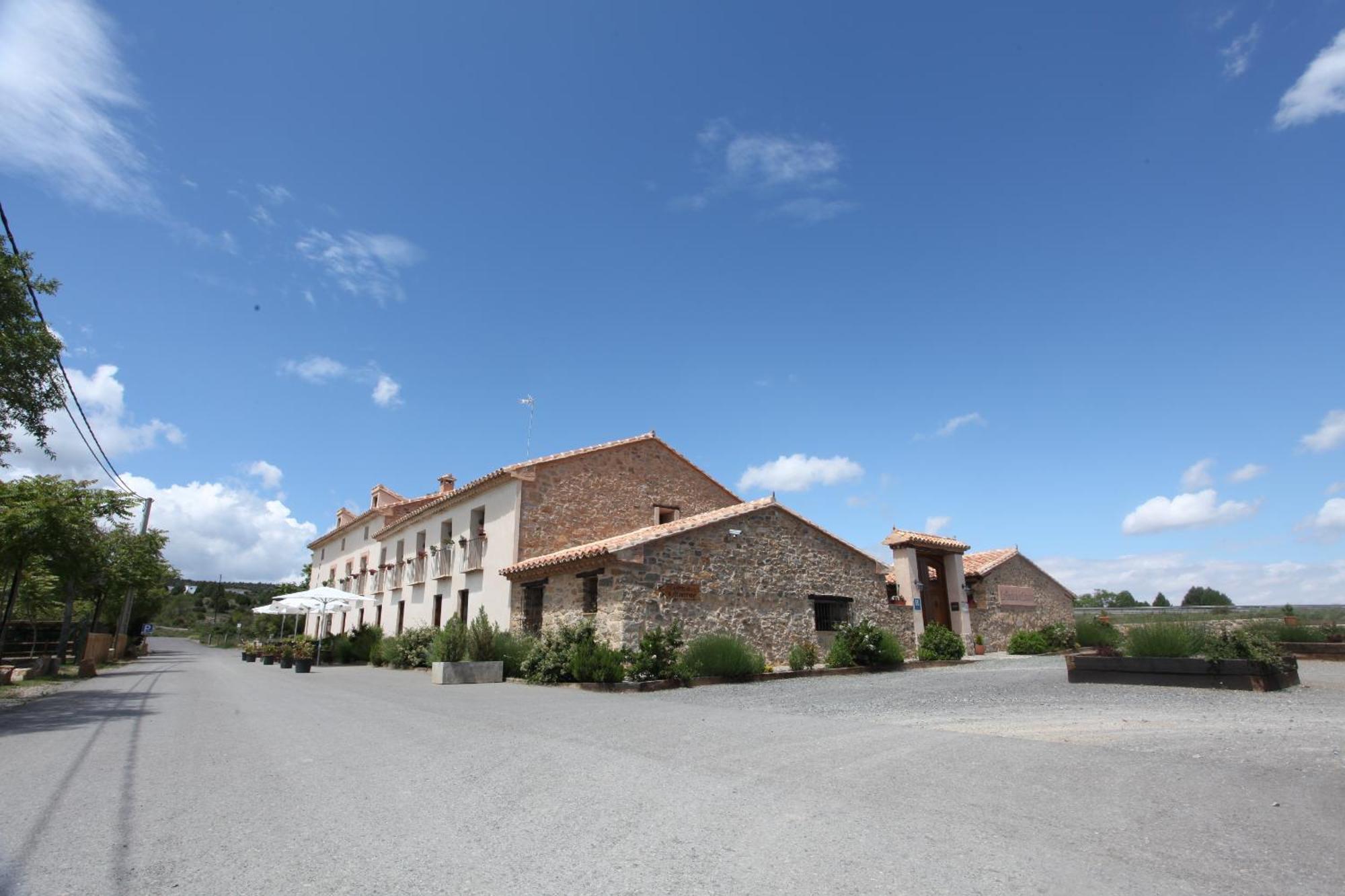 Hotel La Fonda De La Estacion بويبلا دي فالفيردي المظهر الخارجي الصورة